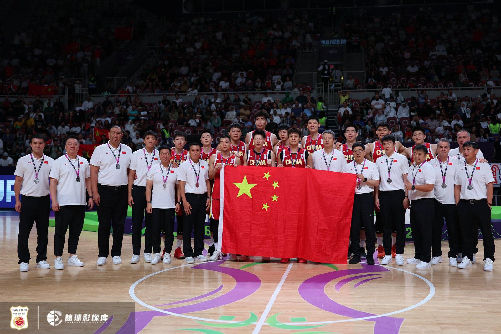 团结, 自己在男篮 团结, 自己在男篮