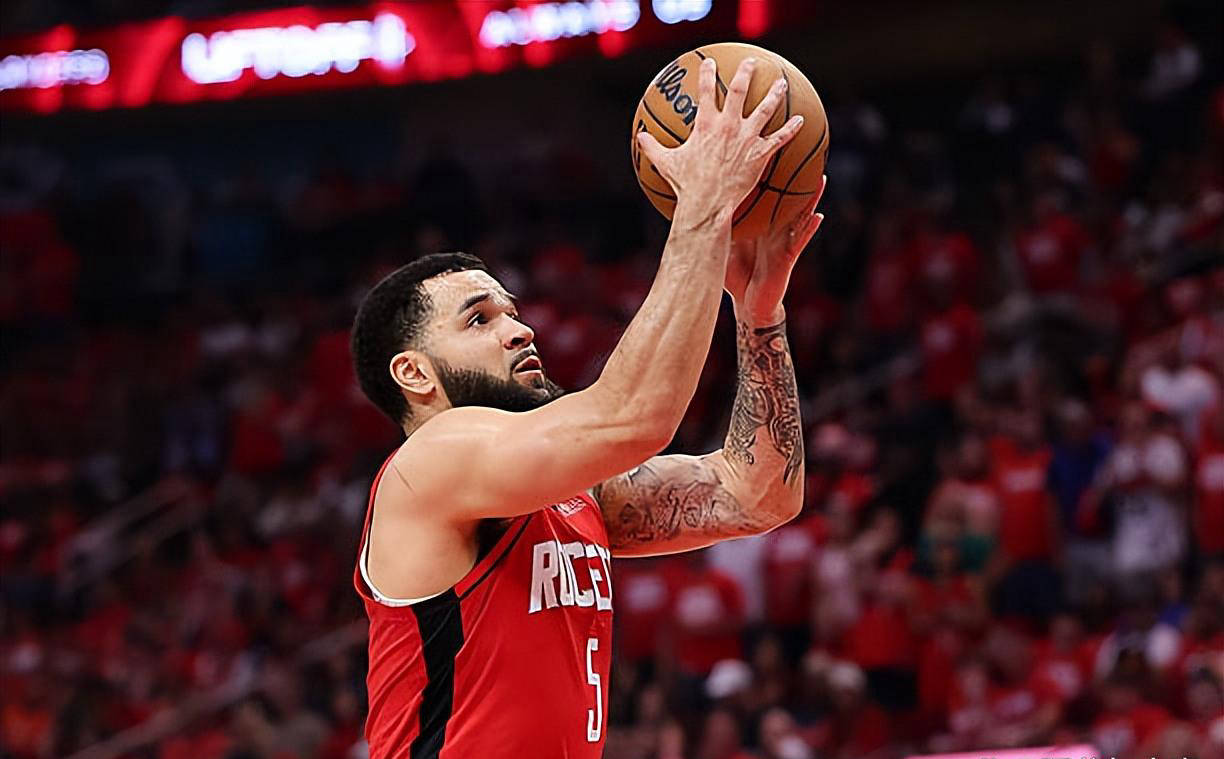 万美元的长, 签回球队 万美元的长, 签回球队